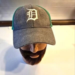 DETROIT TIGERS ON SIDE GREEN/GRAY SNAPBACK CAP